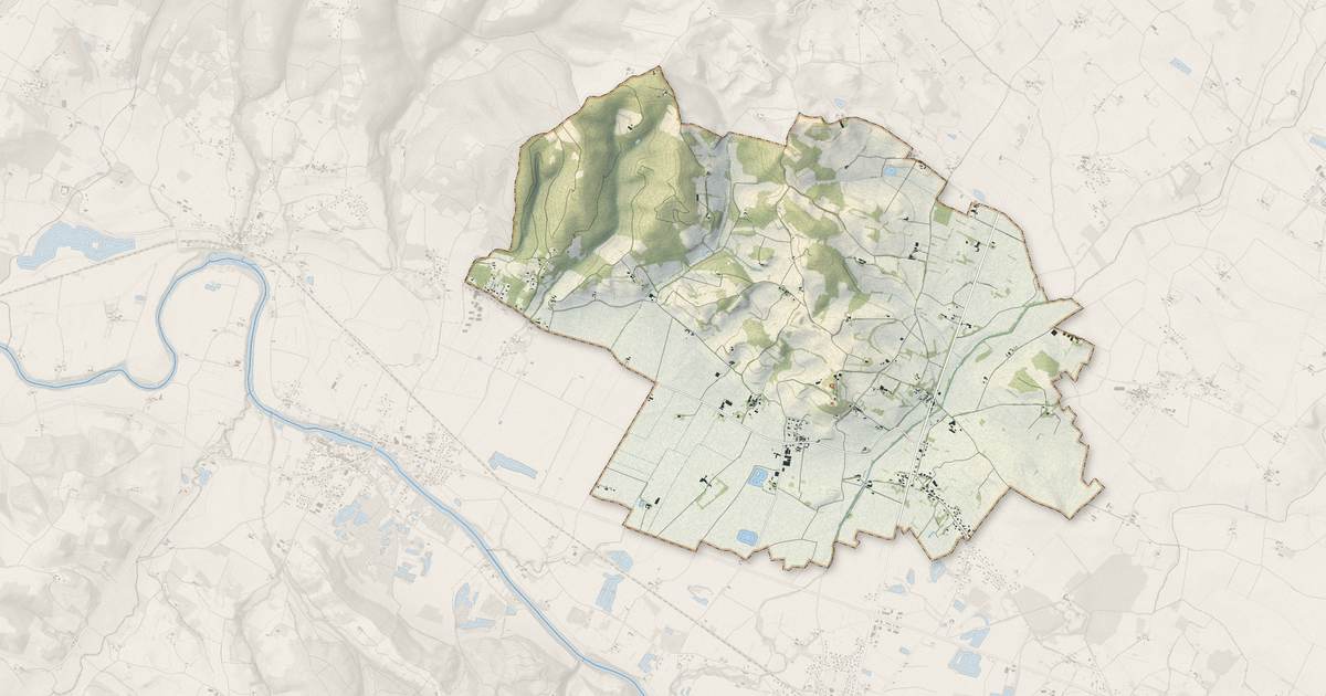 Portrait cartographique de Cuq : relief, eau, forêts, bâti et voies, calculés à partir des données de l'IGN