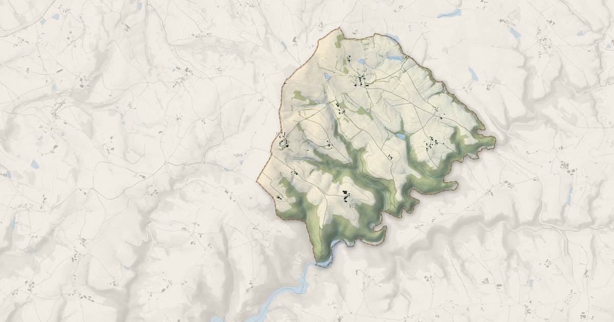 Portrait cartographique de Lacapelle-Pinet : relief, eau, forêts, bâti et voies, calculés à partir des données de l'IGN