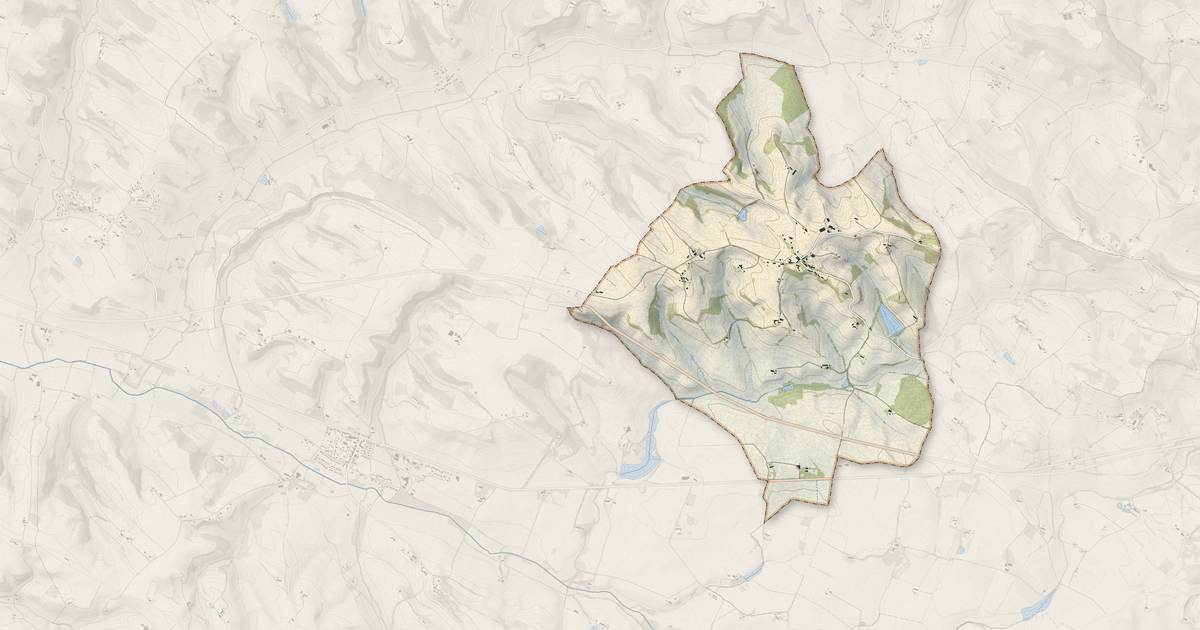 Portrait cartographique de Lacroisille : relief, eau, forêts, bâti et voies, calculés à partir des données de l'IGN