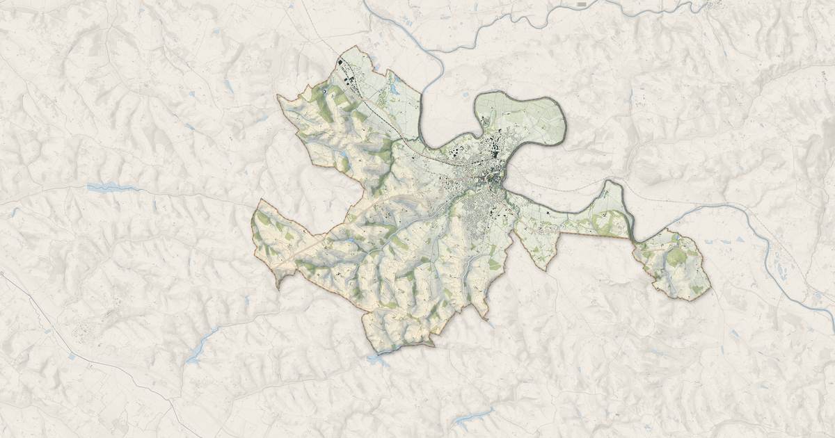 Portrait cartographique de Lavaur : relief, eau, forêts, bâti et voies, calculés à partir des données de l'IGN