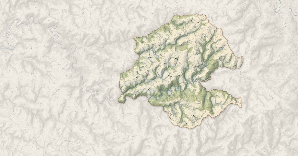 Portrait cartographique de Le Masnau-Massuguiès : relief, eau, forêts, bâti et voies, calculés à partir des données de l'IGN