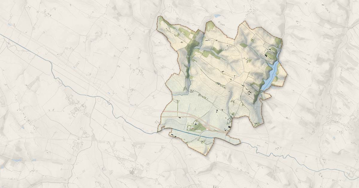 Portrait cartographique de Maurens-Scopont : relief, eau, forêts, bâti et voies, calculés à partir des données de l'IGN