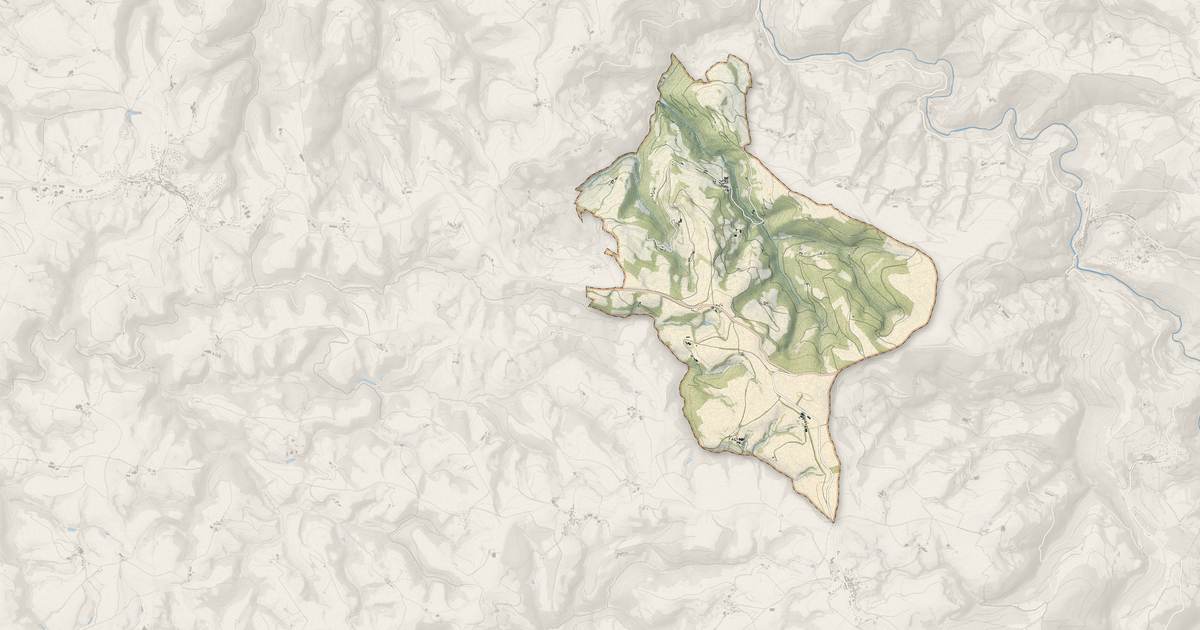 Portrait cartographique de Miolles : relief, eau, forêts, bâti et voies, calculés à partir des données de l'IGN