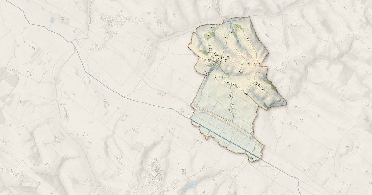 Portrait cartographique de Montcabrier : relief, eau, forêts, bâti et voies, calculés à partir des données de l'IGN