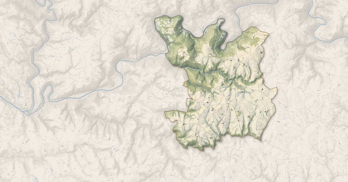 Portrait cartographique de Montirat : relief, eau, forêts, bâti et voies, calculés à partir des données de l'IGN