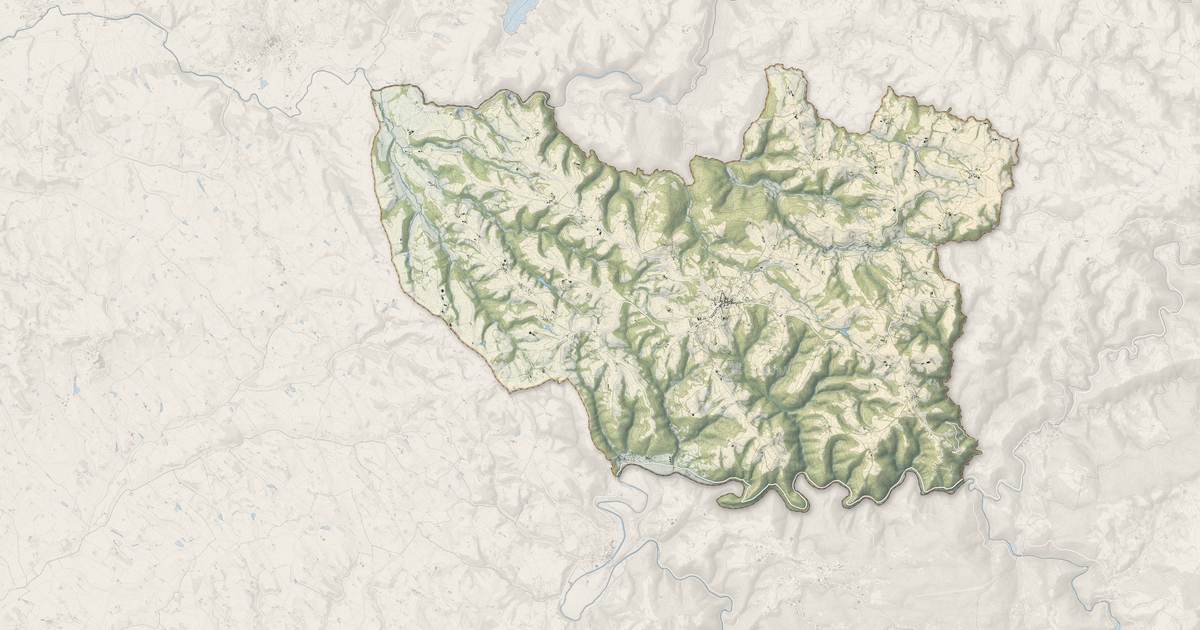 Portrait cartographique de Montredon-Labessonnié : relief, eau, forêts, bâti et voies, calculés à partir des données de l'IGN