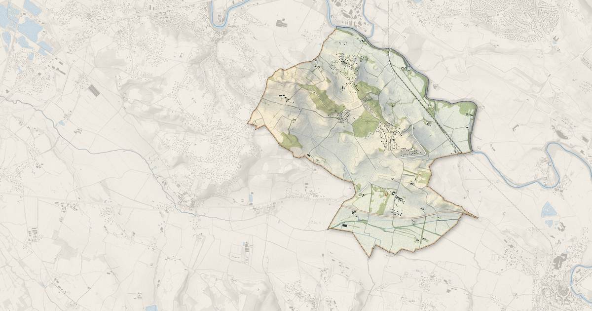 Portrait cartographique de Navès : relief, eau, forêts, bâti et voies, calculés à partir des données de l'IGN