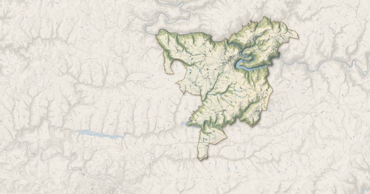 Portrait cartographique de Pampelonne : relief, eau, forêts, bâti et voies, calculés à partir des données de l'IGN