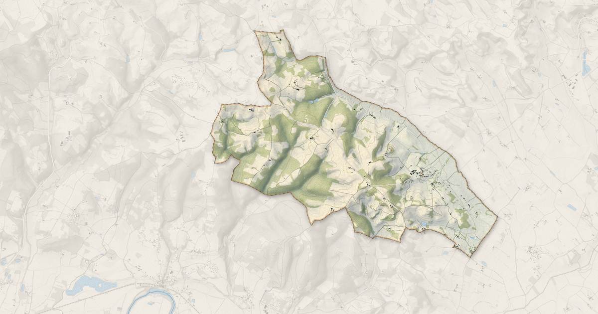 Portrait cartographique de Puycalvel : relief, eau, forêts, bâti et voies, calculés à partir des données de l'IGN