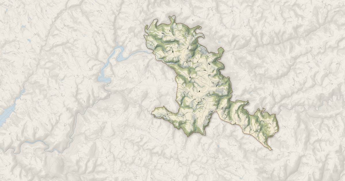 Portrait cartographique de Rayssac : relief, eau, forêts, bâti et voies, calculés à partir des données de l'IGN