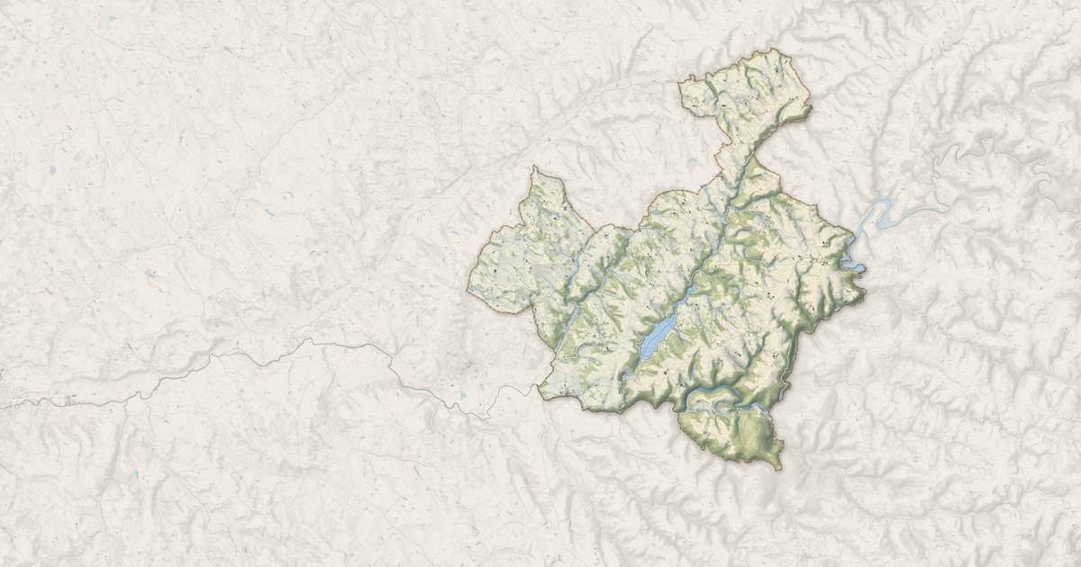 Portrait cartographique de Terre-de-Bancalié : relief, eau, forêts, bâti et voies, calculés à partir des données de l'IGN