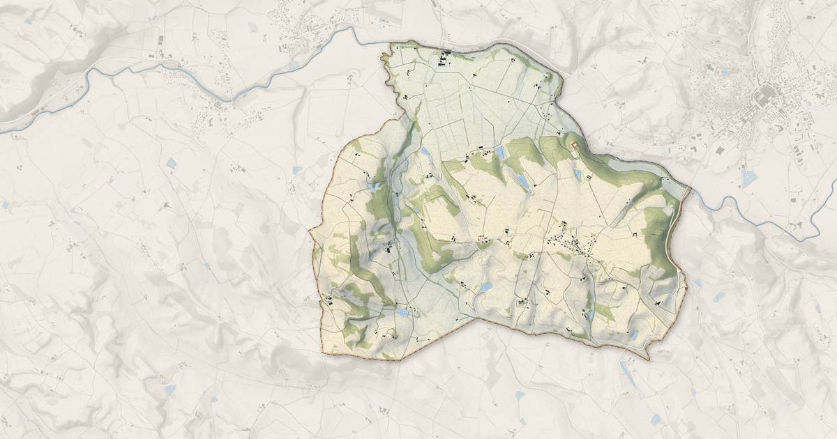 Portrait cartographique de Saint-Genest-de-Contest : relief, eau, forêts, bâti et voies, calculés à partir des données de l'IGN