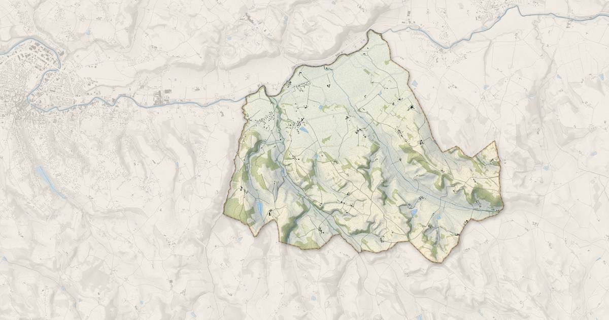 Portrait cartographique de Saint-Julien-du-Puy : relief, eau, forêts, bâti et voies, calculés à partir des données de l'IGN