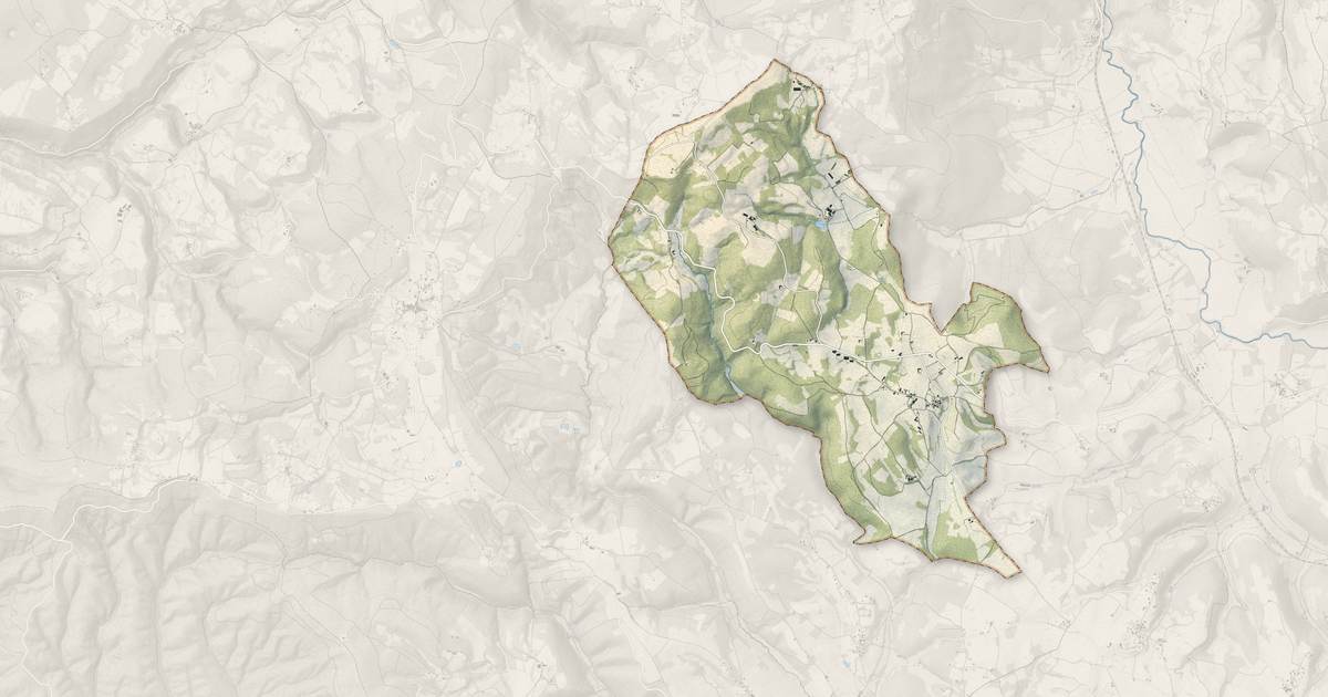 Portrait cartographique de Tonnac : relief, eau, forêts, bâti et voies, calculés à partir des données de l'IGN