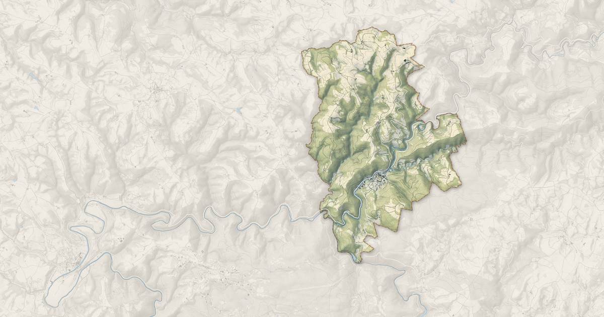 Portrait cartographique de Vabre : relief, eau, forêts, bâti et voies, calculés à partir des données de l'IGN