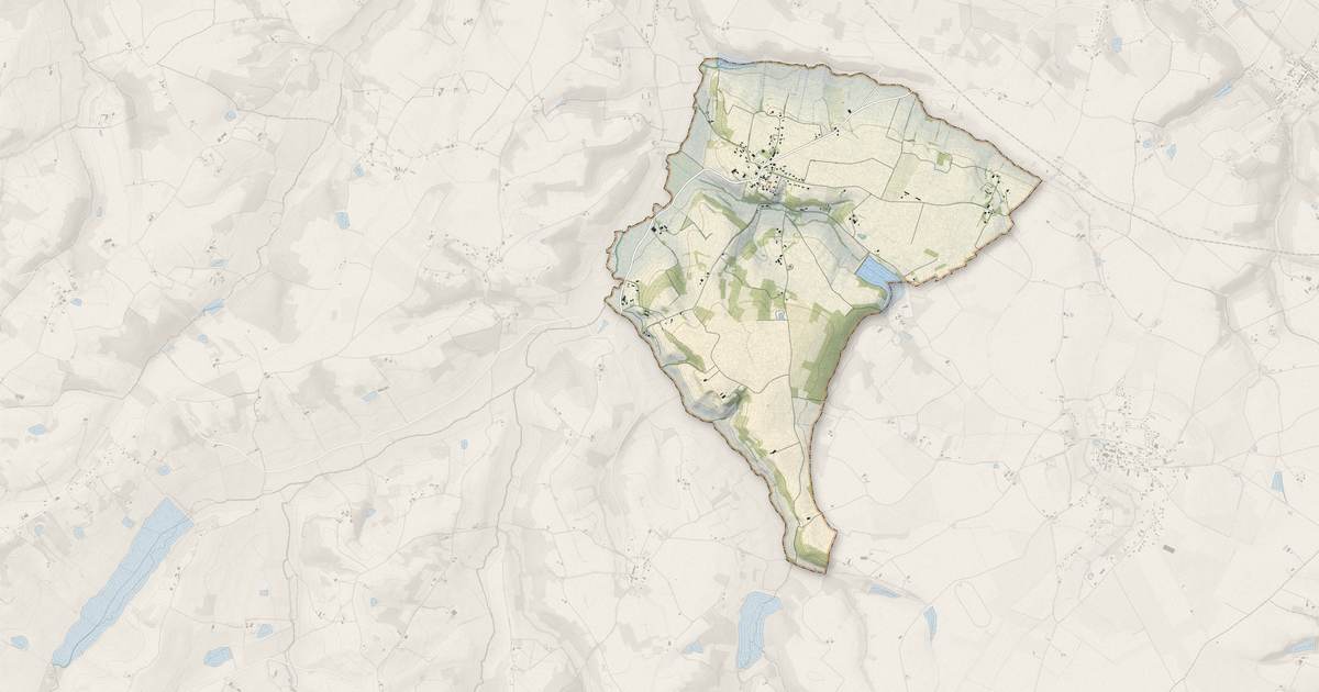 Portrait cartographique de Angeville : relief, eau, forêts, bâti et voies, calculés à partir des données de l'IGN
