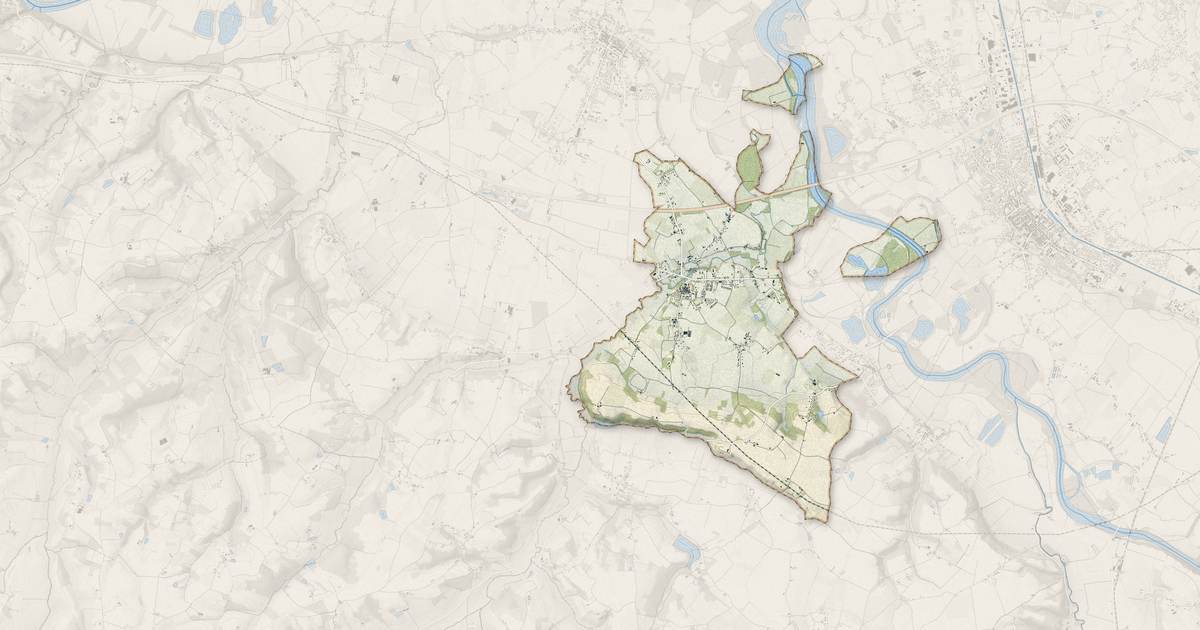 Portrait cartographique de Castelmayran : relief, eau, forêts, bâti et voies, calculés à partir des données de l'IGN