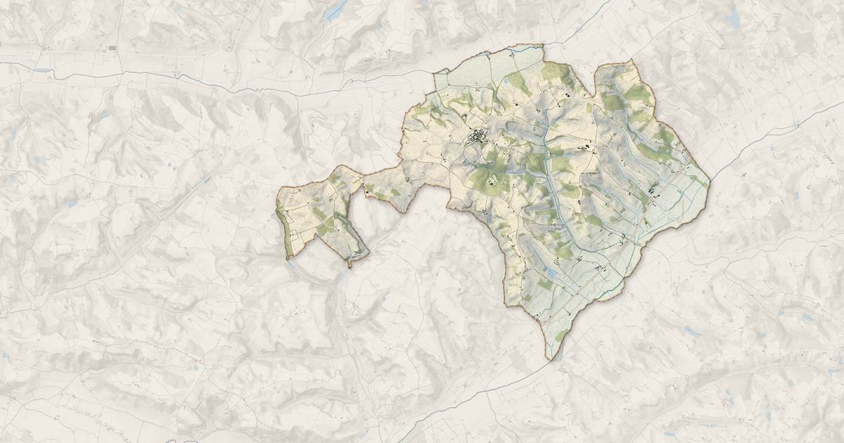 Portrait cartographique de Castelsagrat : relief, eau, forêts, bâti et voies, calculés à partir des données de l'IGN