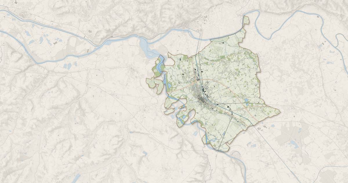 Portrait cartographique de Castelsarrasin : relief, eau, forêts, bâti et voies, calculés à partir des données de l'IGN