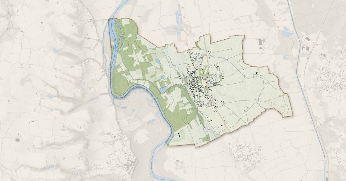 Portrait cartographique de Finhan : relief, eau, forêts, bâti et voies, calculés à partir des données de l'IGN