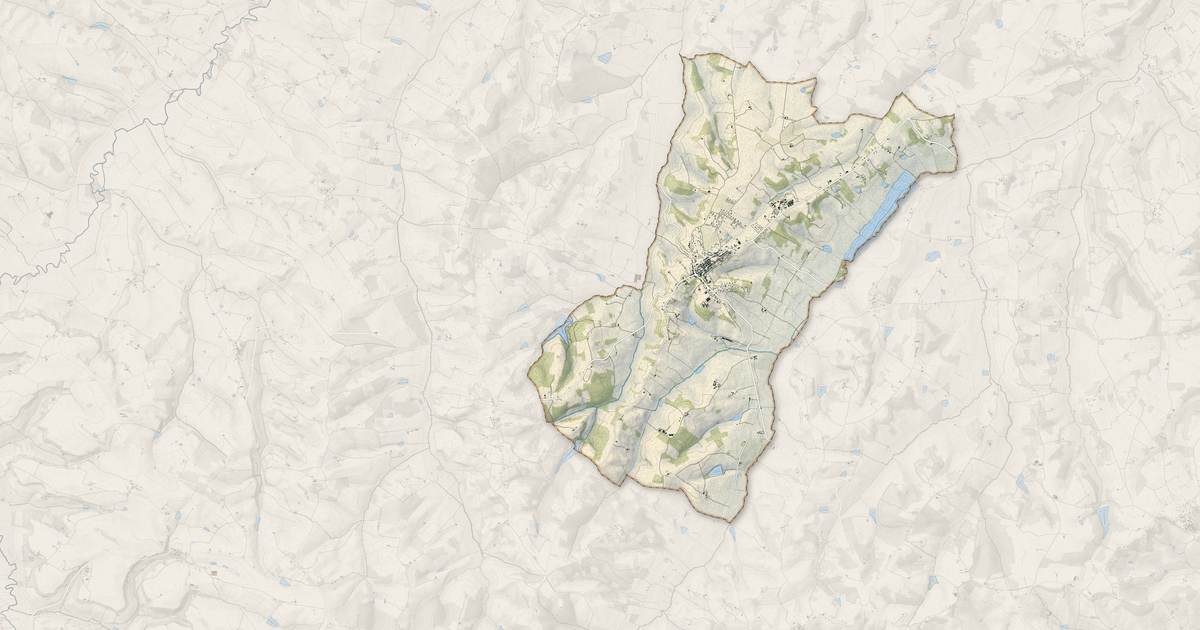 Portrait cartographique de Lavit : relief, eau, forêts, bâti et voies, calculés à partir des données de l'IGN