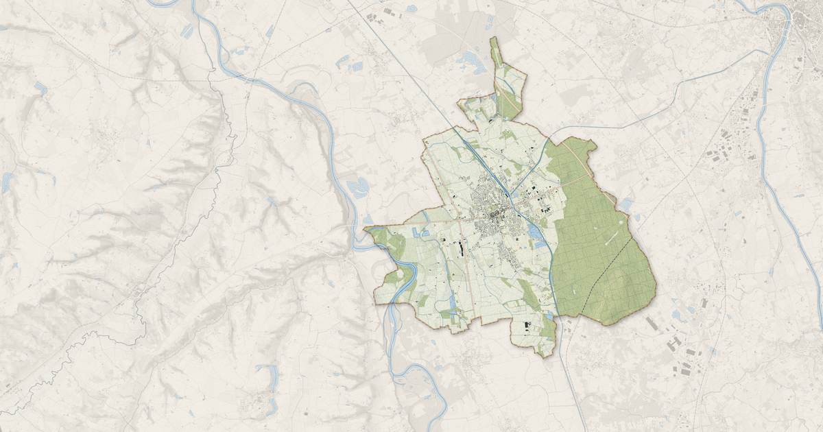 Portrait cartographique de Montech : relief, eau, forêts, bâti et voies, calculés à partir des données de l'IGN