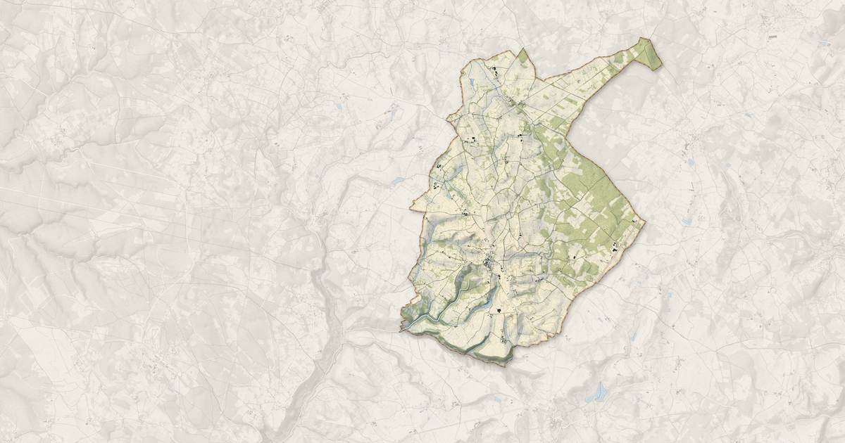 Portrait cartographique de Puylagarde : relief, eau, forêts, bâti et voies, calculés à partir des données de l'IGN