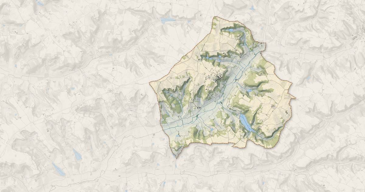 Portrait cartographique de Roquecor : relief, eau, forêts, bâti et voies, calculés à partir des données de l'IGN