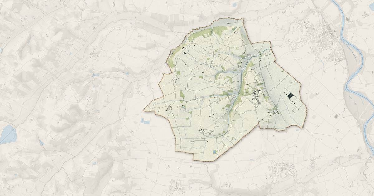 Portrait cartographique de Savenès : relief, eau, forêts, bâti et voies, calculés à partir des données de l'IGN