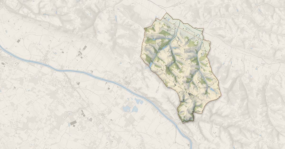 Portrait cartographique de Varennes : relief, eau, forêts, bâti et voies, calculés à partir des données de l'IGN