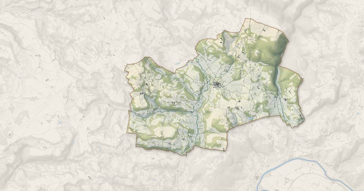 Portrait cartographique de Verfeil : relief, eau, forêts, bâti et voies, calculés à partir des données de l'IGN