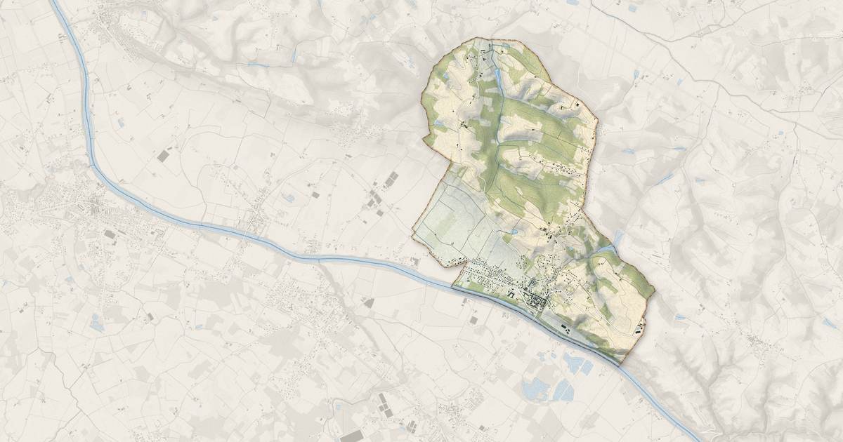 Portrait cartographique de Villebrumier : relief, eau, forêts, bâti et voies, calculés à partir des données de l'IGN