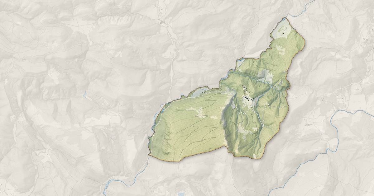 Portrait cartographique de Brenon : relief, eau, forêts, bâti et voies, calculés à partir des données de l'IGN