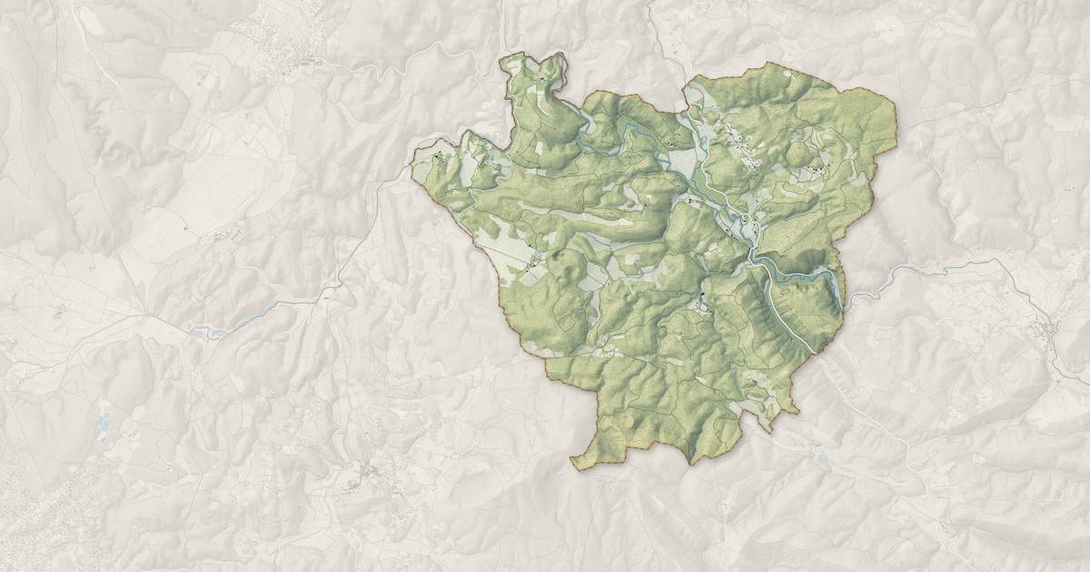 Portrait cartographique de Châteauvert : relief, eau, forêts, bâti et voies, calculés à partir des données de l'IGN