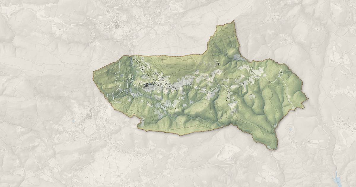 Portrait cartographique de Claviers : relief, eau, forêts, bâti et voies, calculés à partir des données de l'IGN