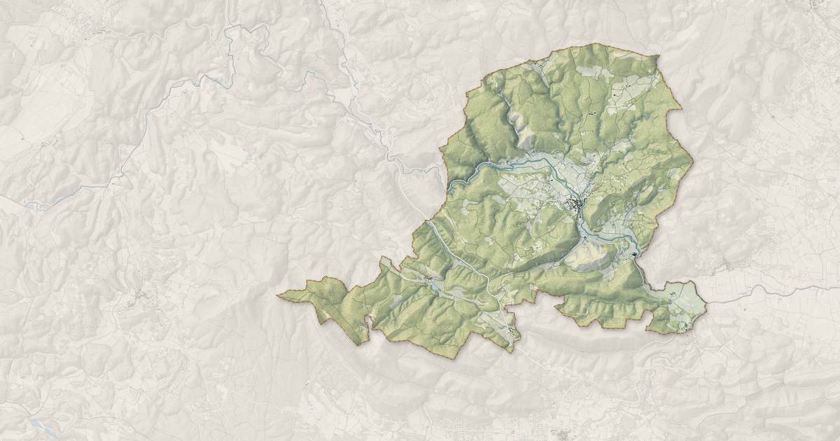 Portrait cartographique de Correns : relief, eau, forêts, bâti et voies, calculés à partir des données de l'IGN