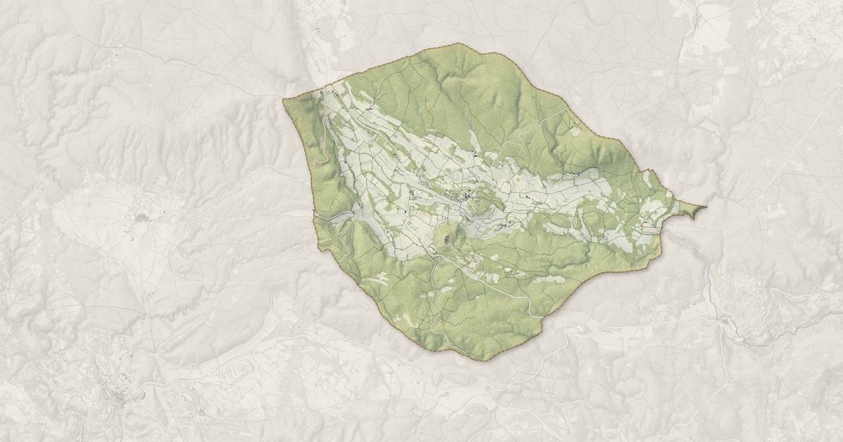 Portrait cartographique de Fox-Amphoux : relief, eau, forêts, bâti et voies, calculés à partir des données de l'IGN