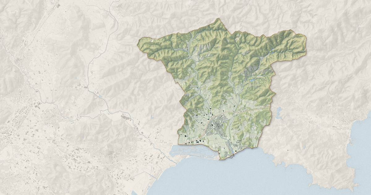 Portrait cartographique de La Londe-les-Maures : relief, eau, forêts, bâti et voies, calculés à partir des données de l'IGN
