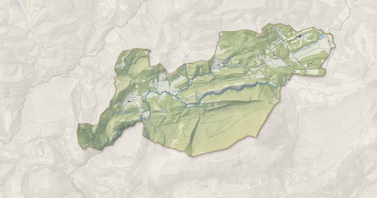 Portrait cartographique de La Martre : relief, eau, forêts, bâti et voies, calculés à partir des données de l'IGN