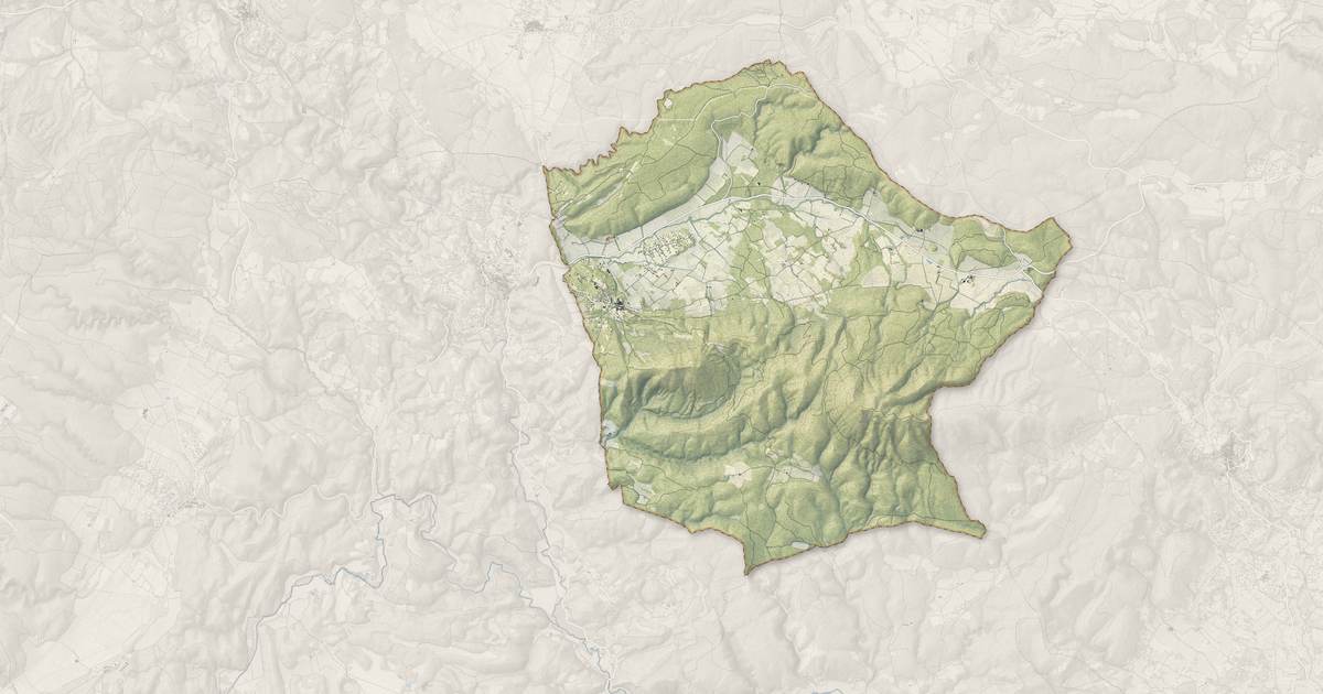 Portrait cartographique de Pontevès : relief, eau, forêts, bâti et voies, calculés à partir des données de l'IGN