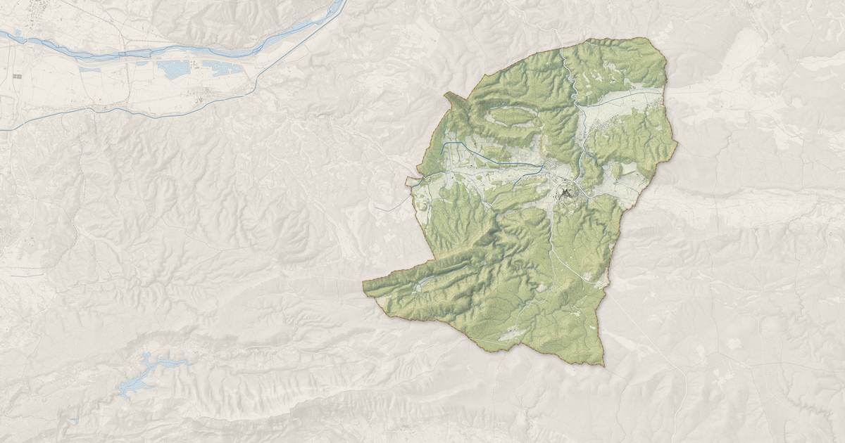 Portrait cartographique de Rians : relief, eau, forêts, bâti et voies, calculés à partir des données de l'IGN