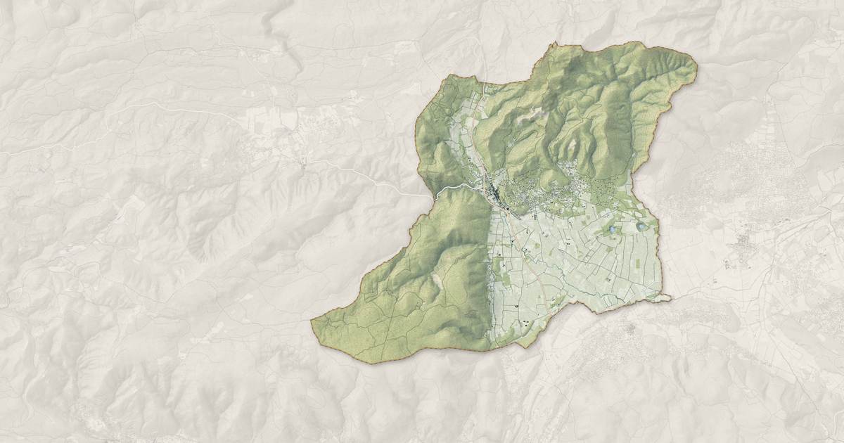 Portrait cartographique de La Roquebrussanne : relief, eau, forêts, bâti et voies, calculés à partir des données de l'IGN