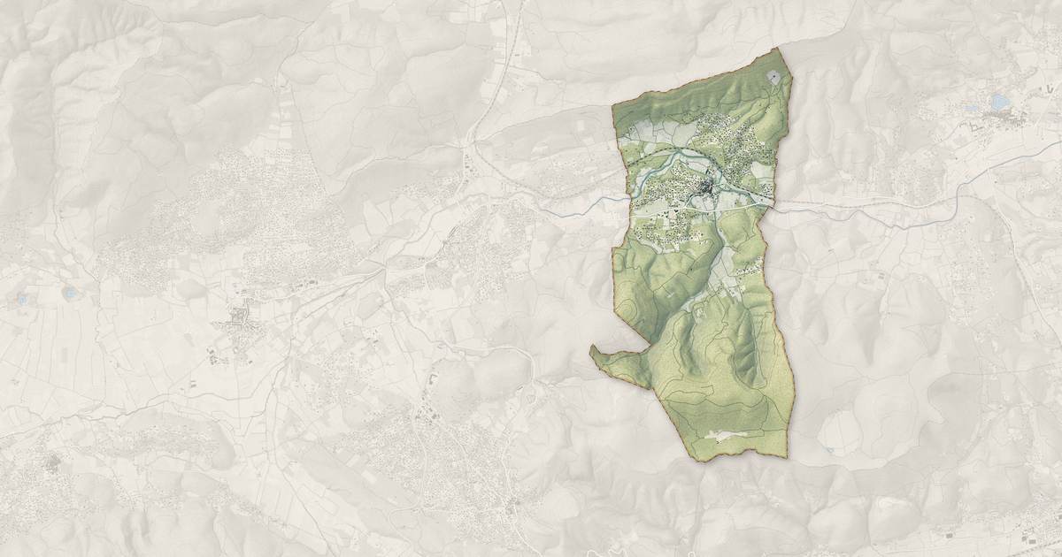 Portrait cartographique de Sainte-Anastasie-sur-Issole : relief, eau, forêts, bâti et voies, calculés à partir des données de l'IGN