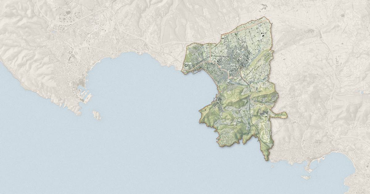 Portrait cartographique de Saint-Cyr-sur-Mer : relief, eau, forêts, bâti et voies, calculés à partir des données de l'IGN