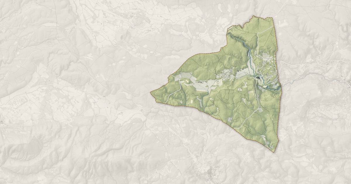 Portrait cartographique de Sillans-la-Cascade : relief, eau, forêts, bâti et voies, calculés à partir des données de l'IGN