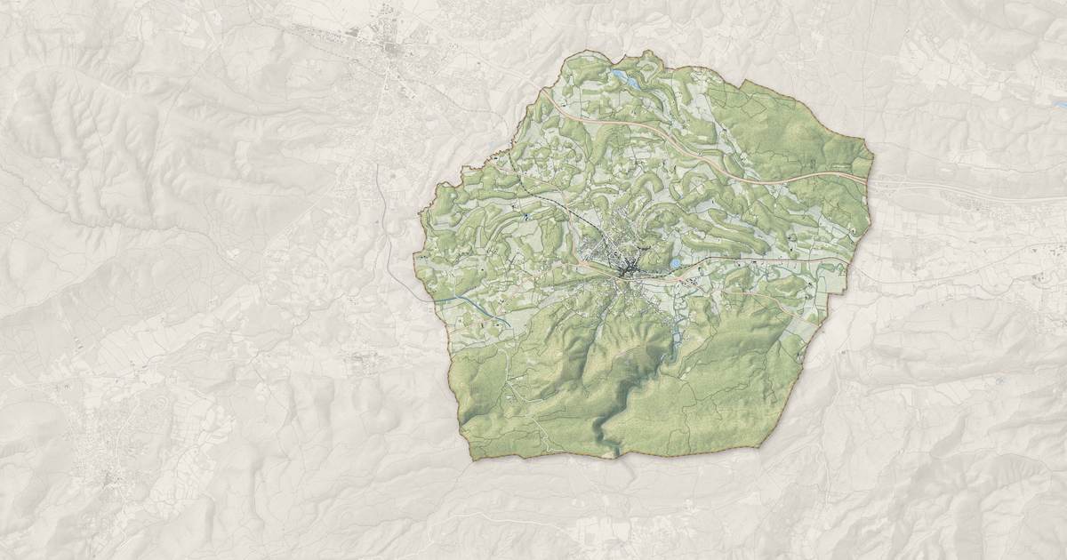 Portrait cartographique de Tourves : relief, eau, forêts, bâti et voies, calculés à partir des données de l'IGN