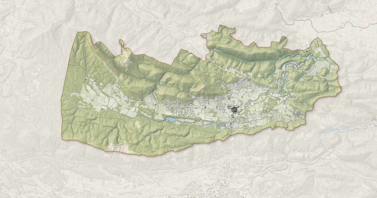 Portrait cartographique de Le Val : relief, eau, forêts, bâti et voies, calculés à partir des données de l'IGN