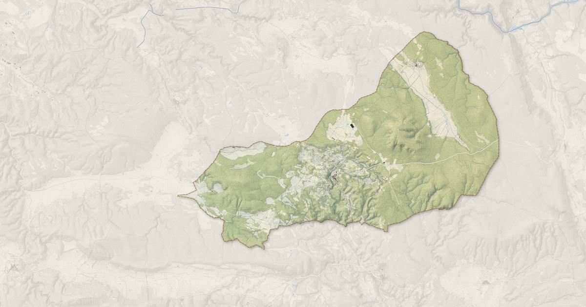 Portrait cartographique de La Verdière : relief, eau, forêts, bâti et voies, calculés à partir des données de l'IGN