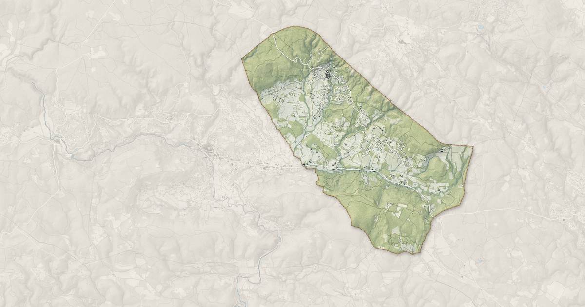 Portrait cartographique de Villecroze : relief, eau, forêts, bâti et voies, calculés à partir des données de l'IGN