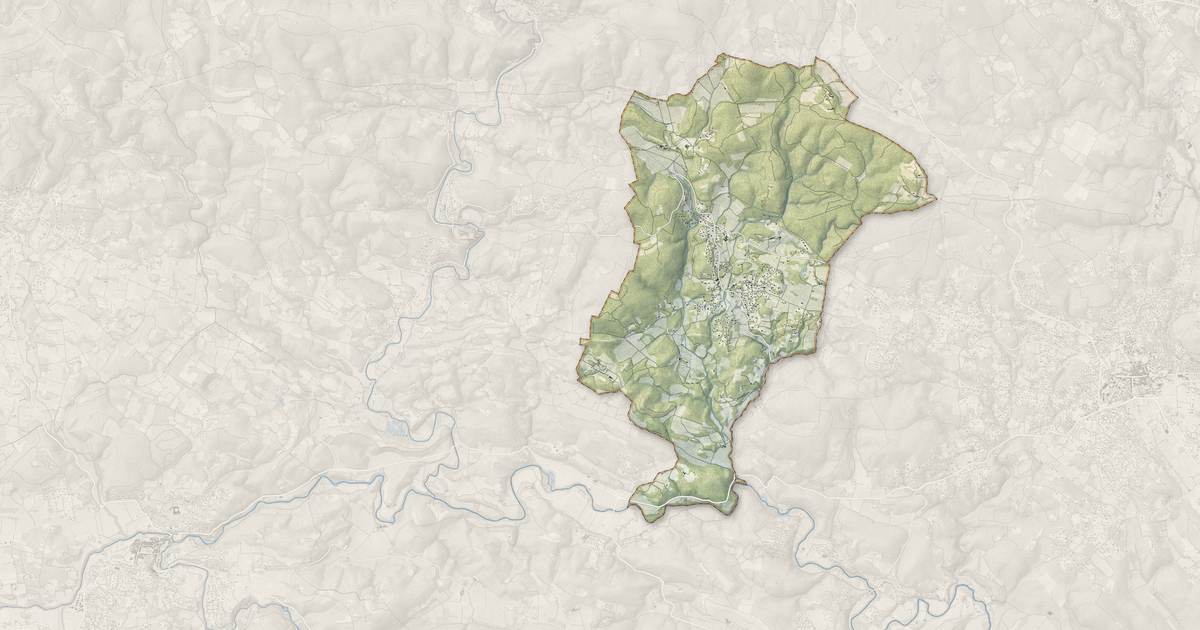 Portrait cartographique de Saint-Antonin-du-Var : relief, eau, forêts, bâti et voies, calculés à partir des données de l'IGN